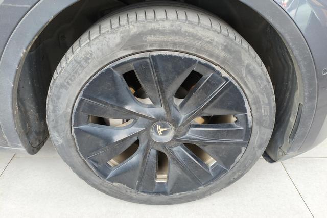 Tesla Model Y 2022 thumb 8