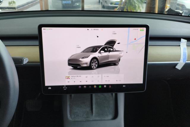 Tesla Model Y 2022 thumb 11