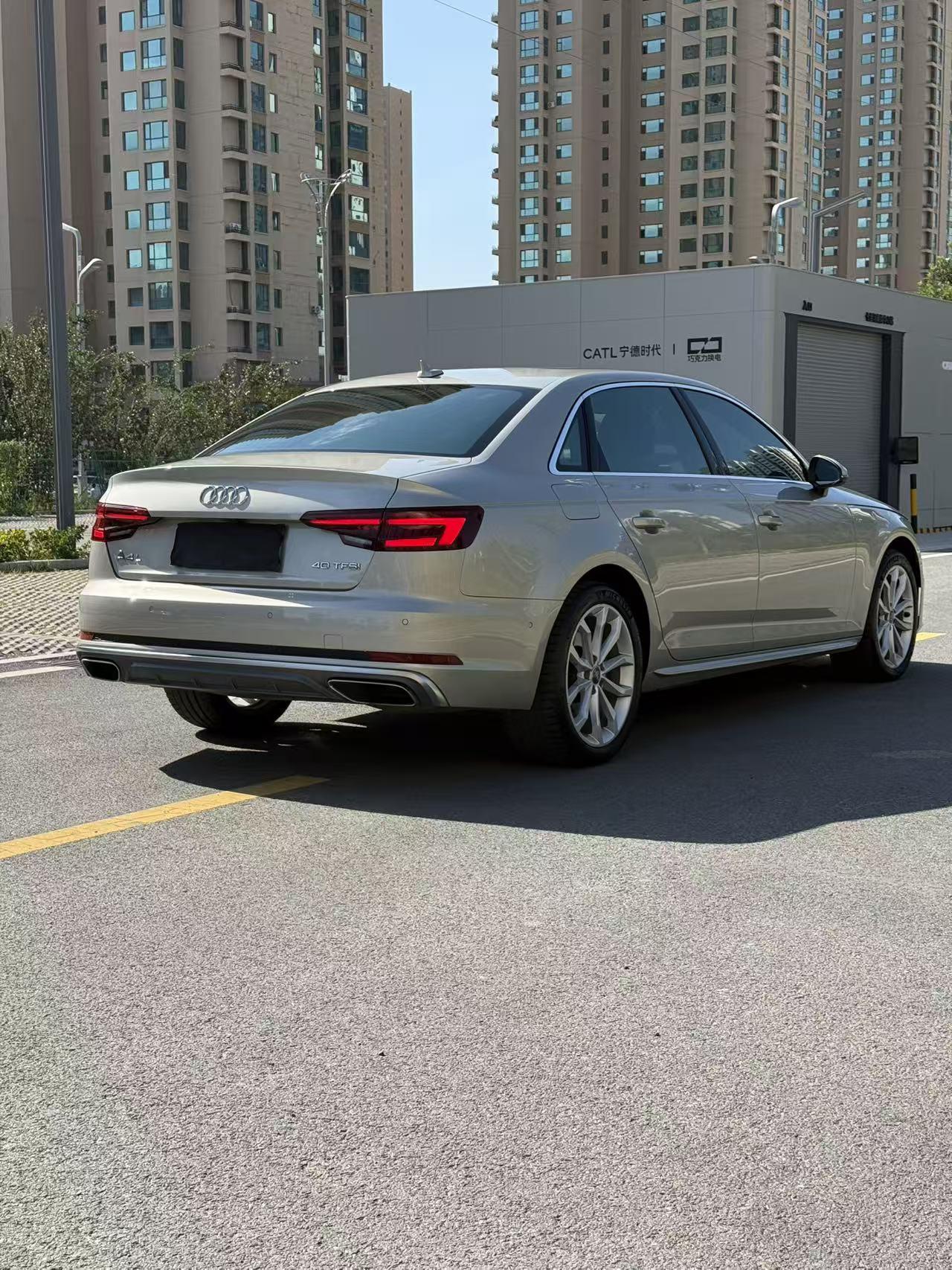 Audi A4 2019 thumb 4