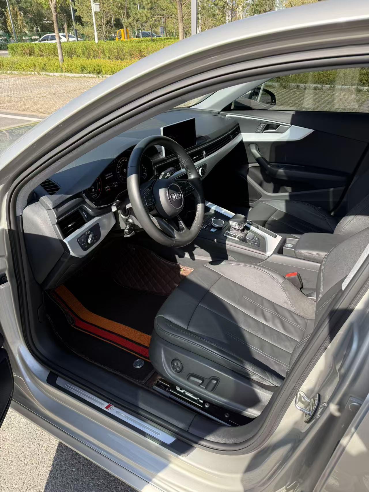 Audi A4 2019 thumb 5