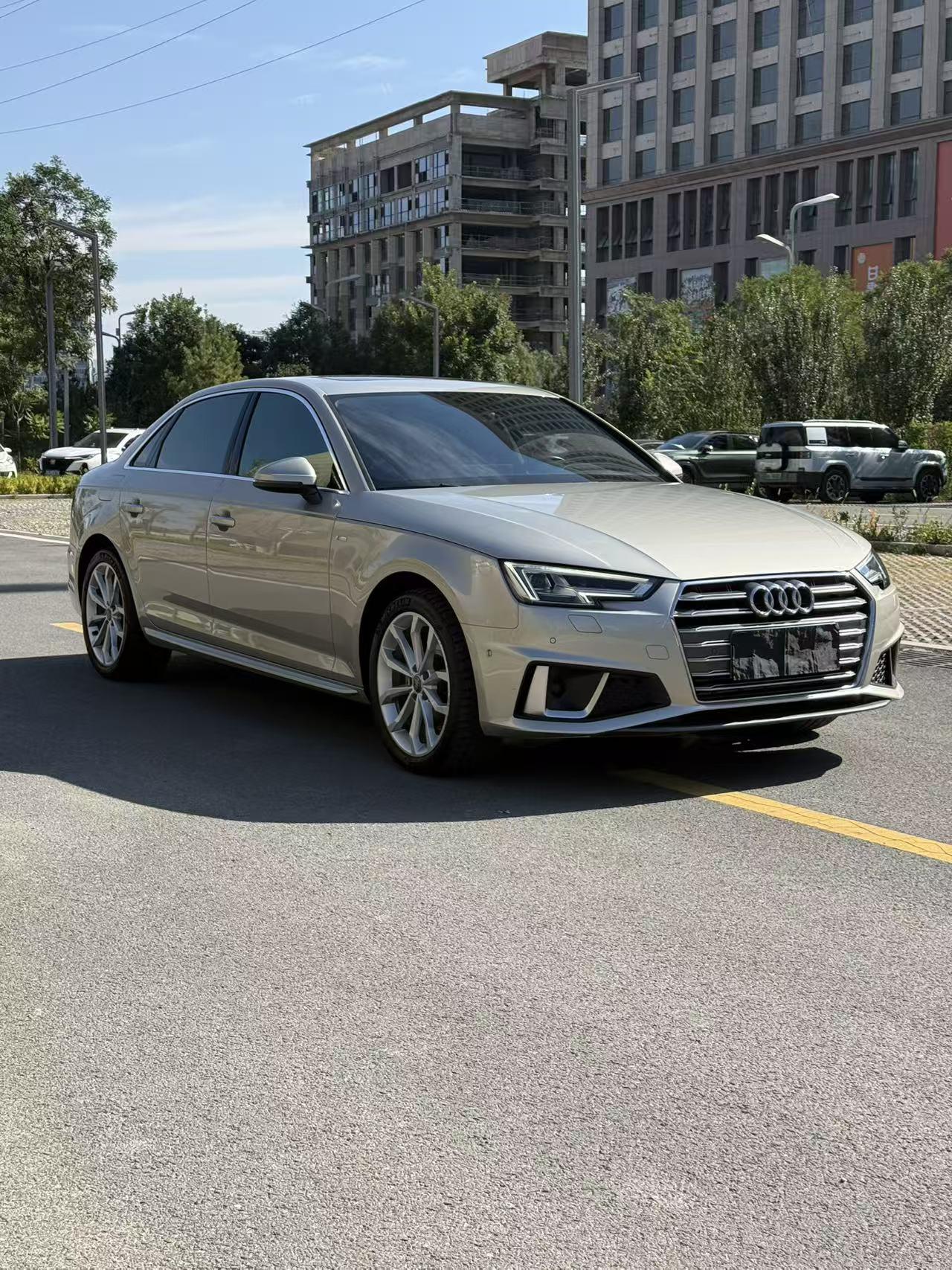Audi A4 2019 thumb 10
