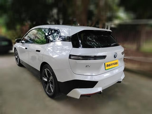 BMW iX 2022 thumb 2