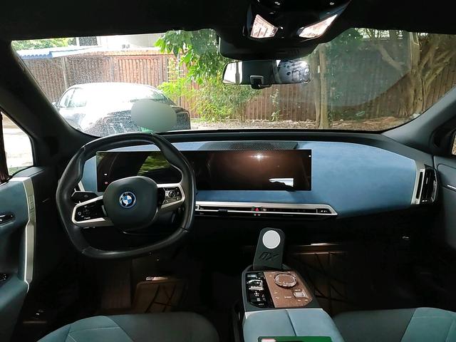 BMW iX 2022 thumb 3