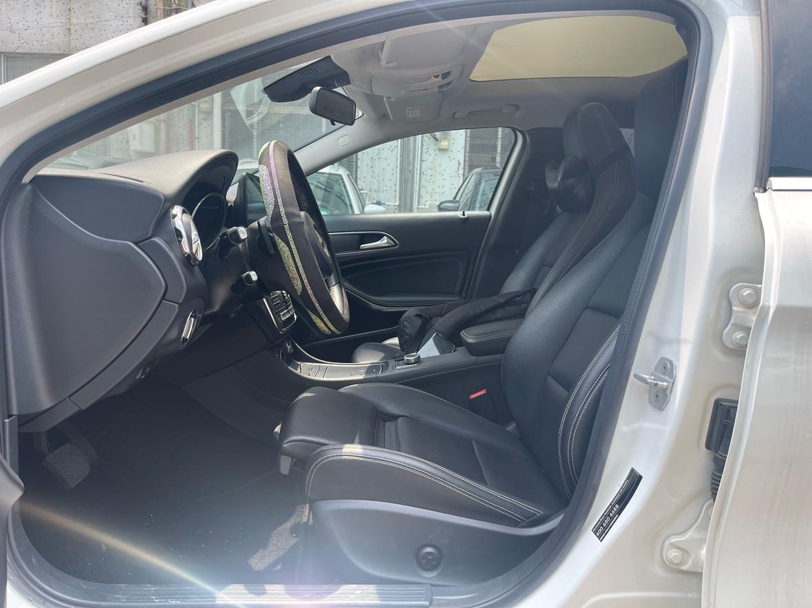 Mercedes-Benz GLA 2018 thumb 6