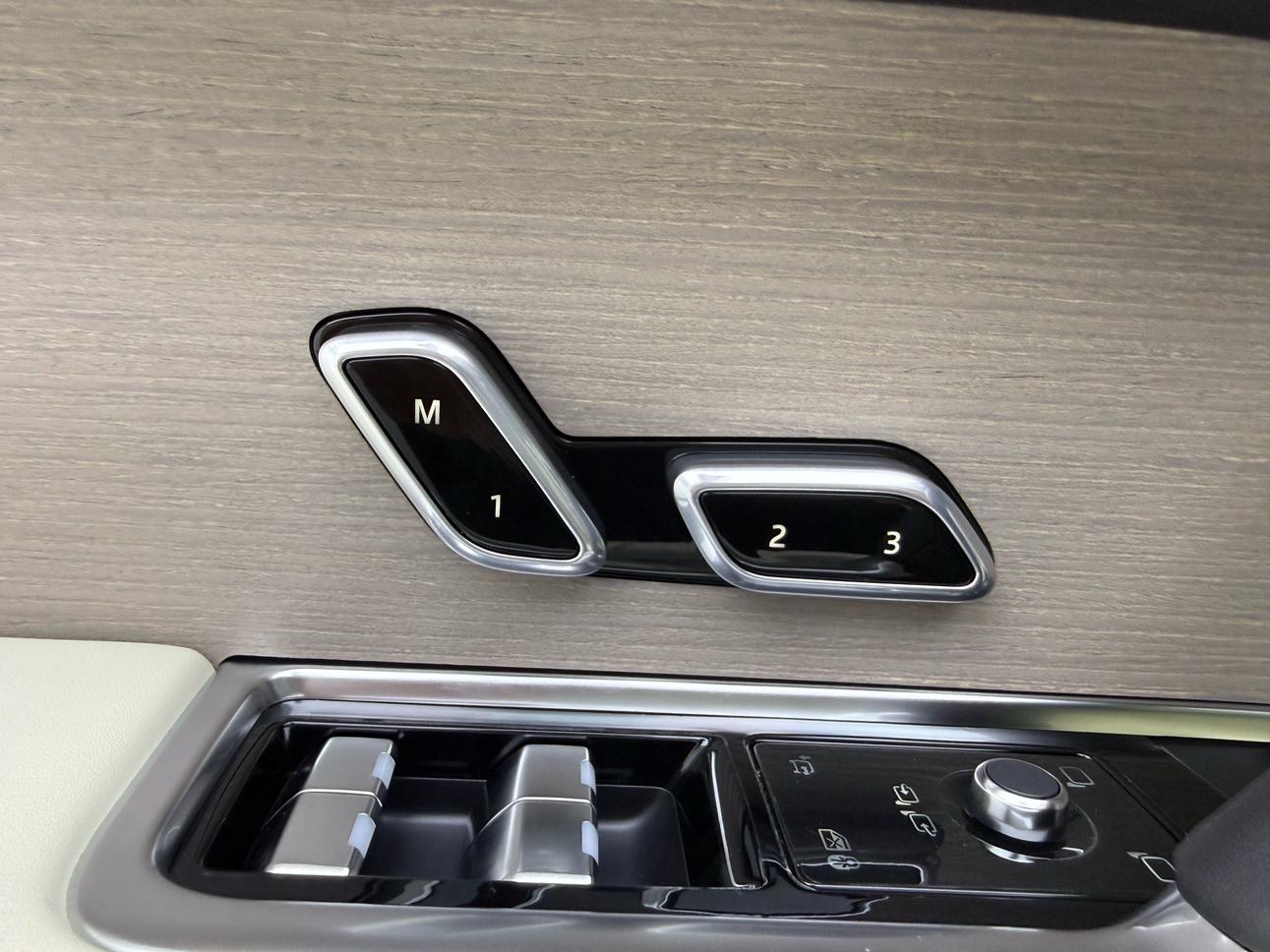 Land Rover Range Rover 2026 thumb 12