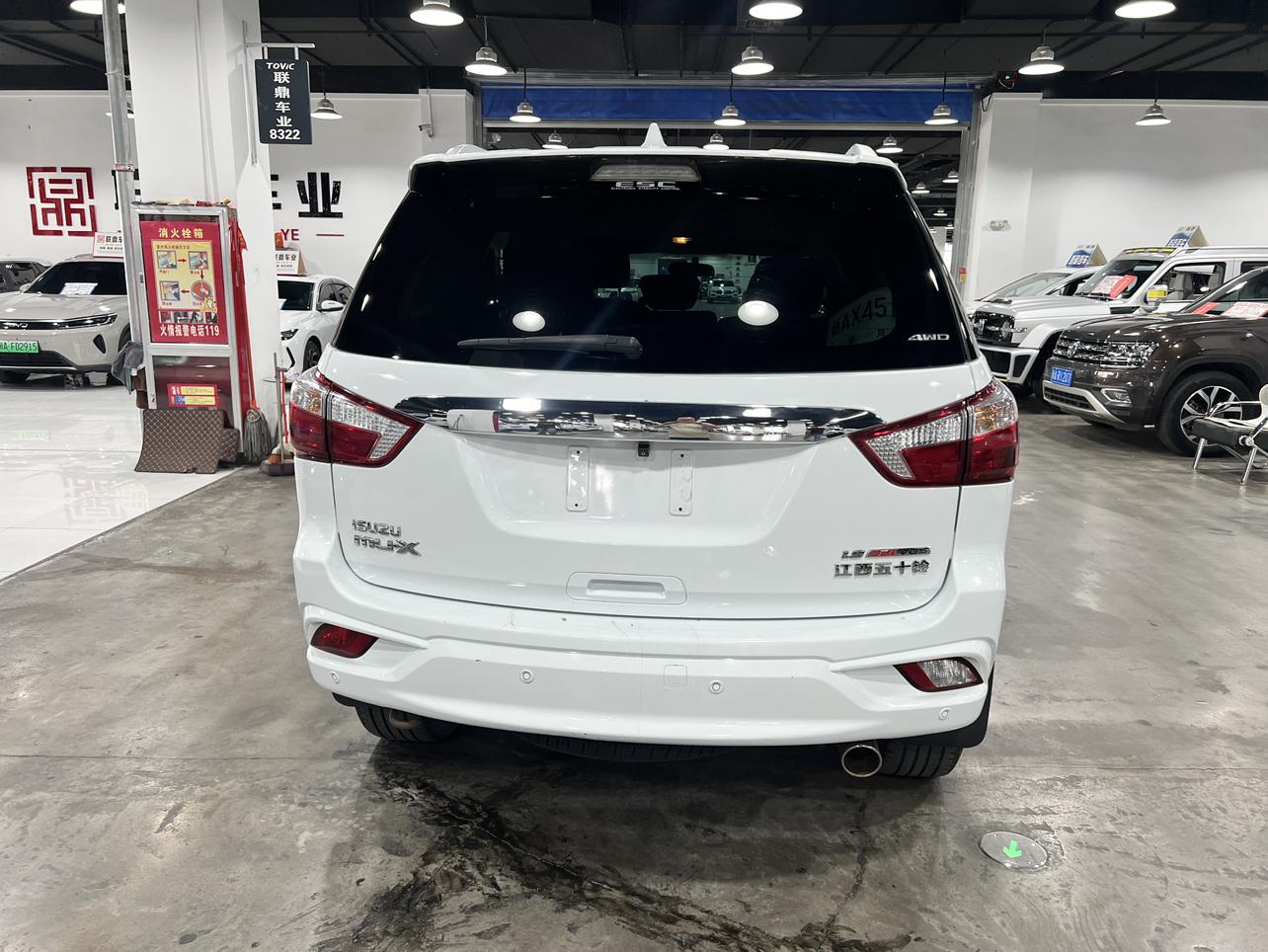 Isuzu MU-X 2019 thumb 3
