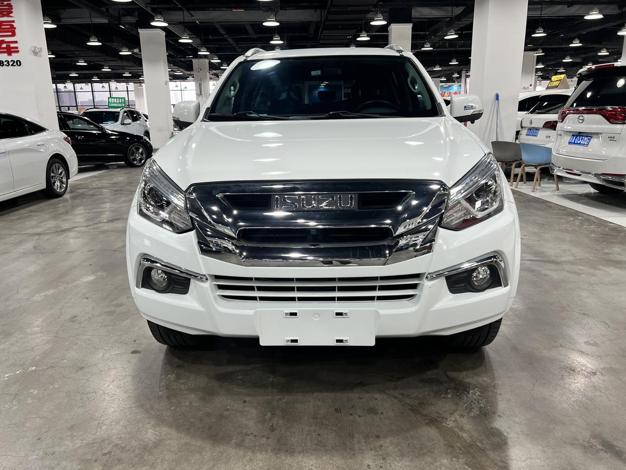 Isuzu MU-X 2019 thumb 9