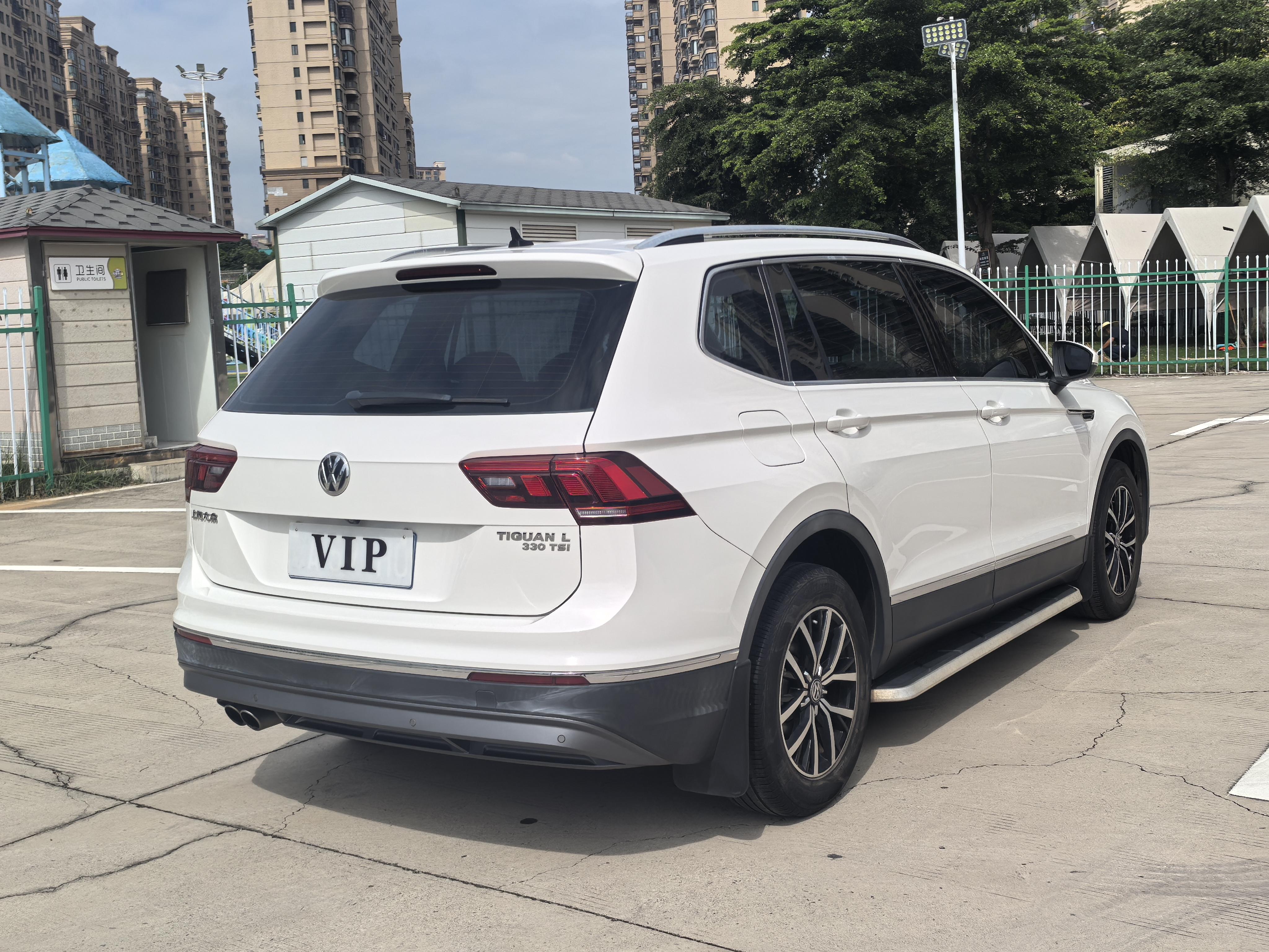 Volkswagen Tiguan 2018 thumb 4