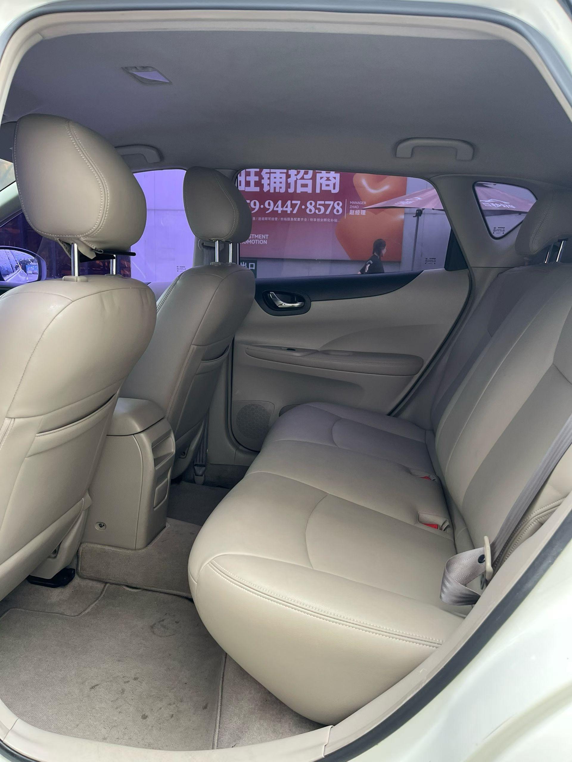 Nissan Tiida 2014 thumb 7
