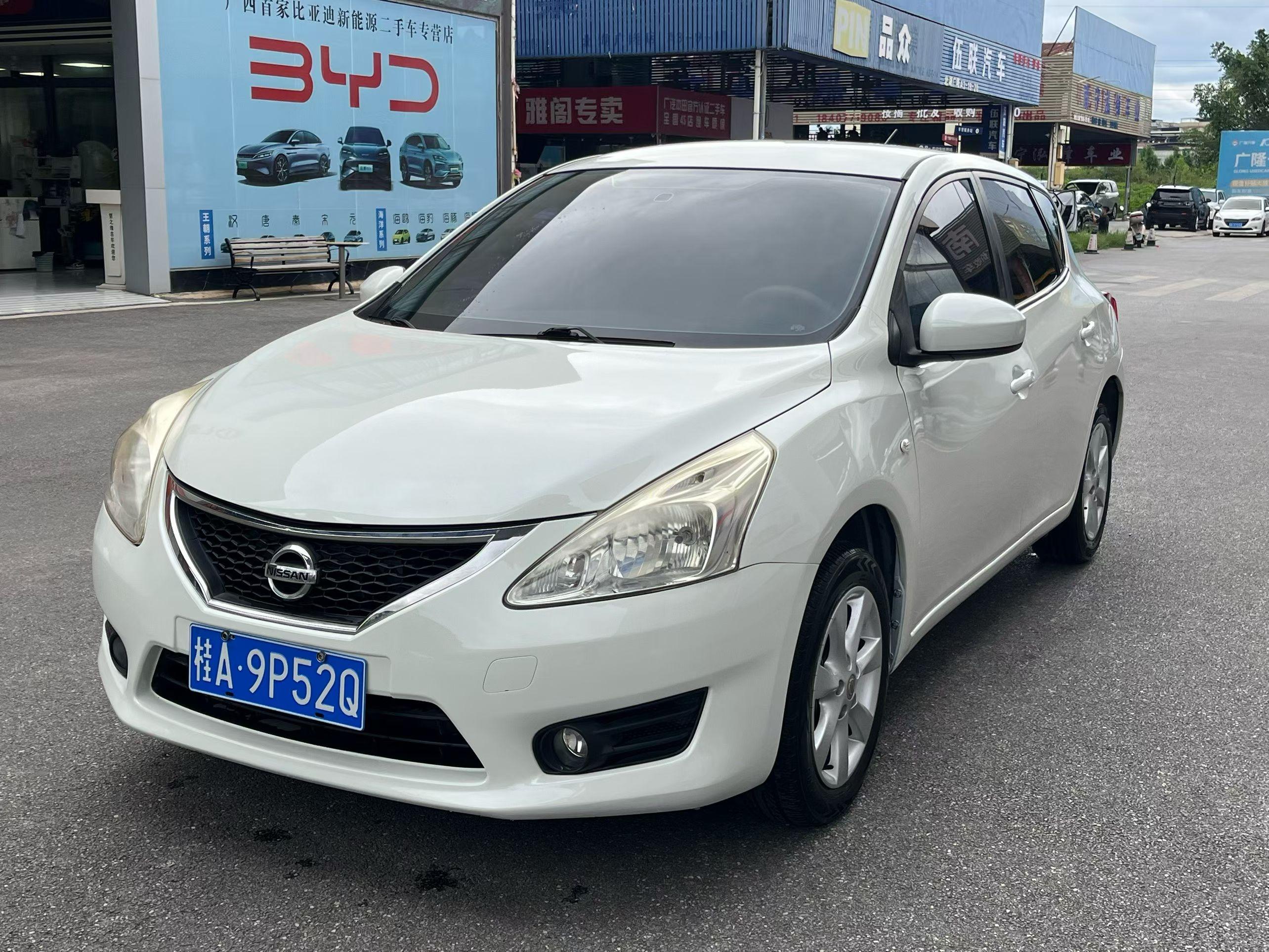 Nissan Tiida 2014 thumb 8