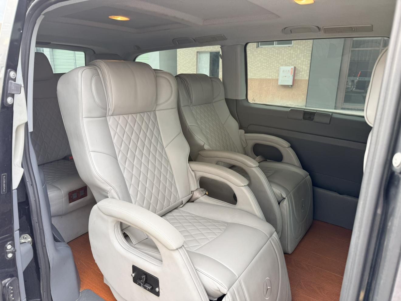 Mercedes-Benz Wei Ting 2011 thumb 8