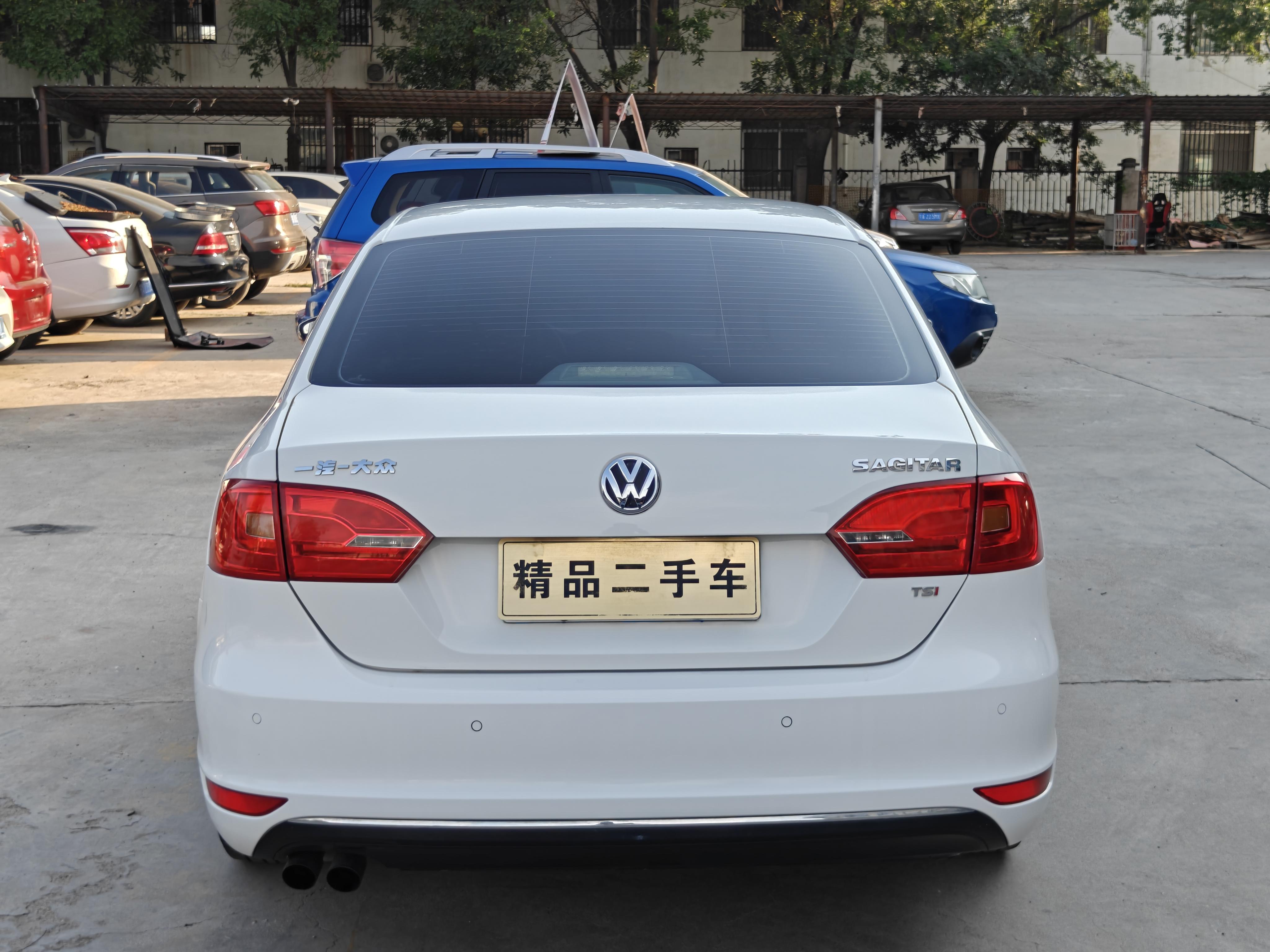 Volkswagen Sagitar 2012 thumb 4