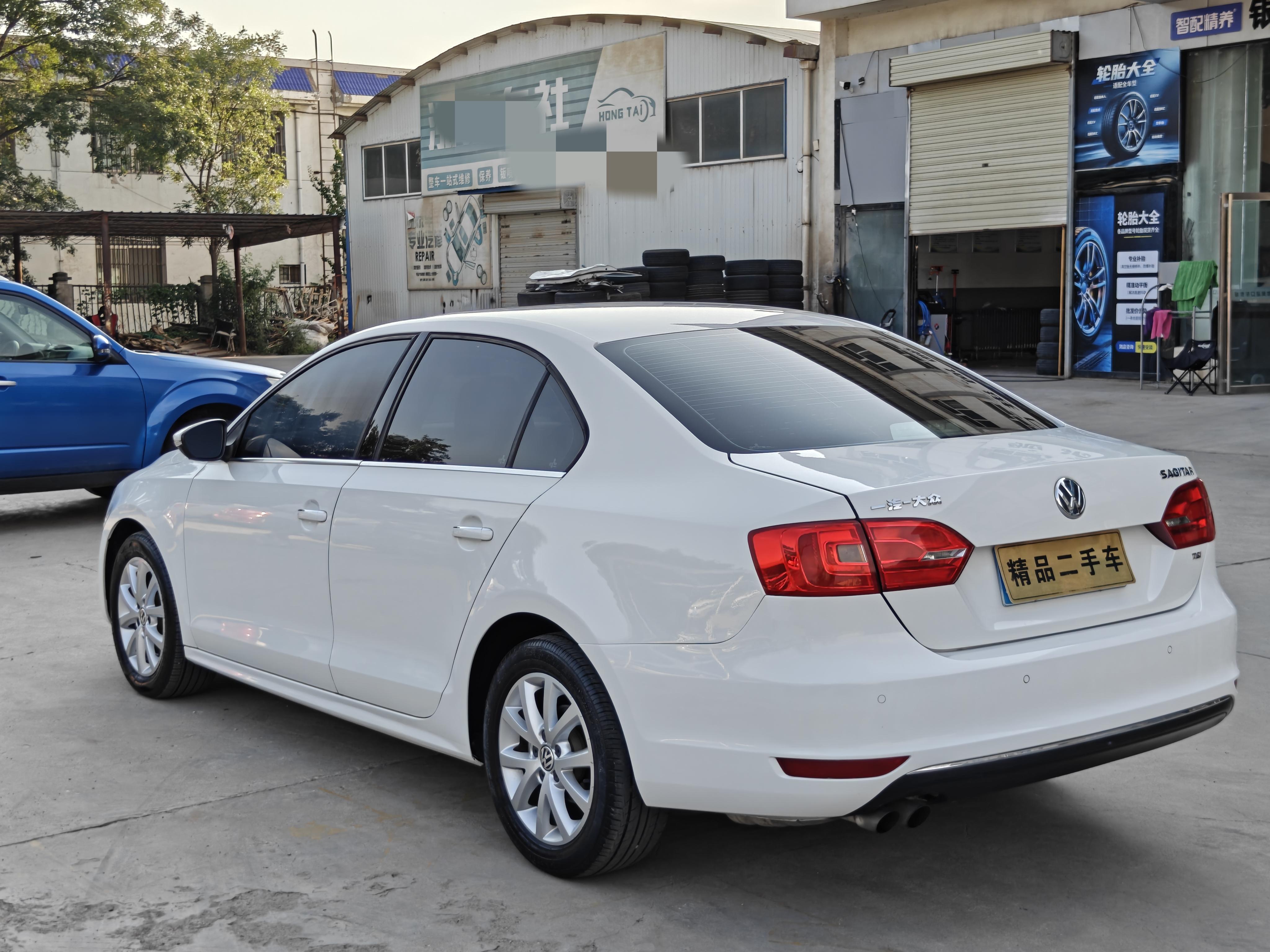 Volkswagen Sagitar 2012 thumb 12
