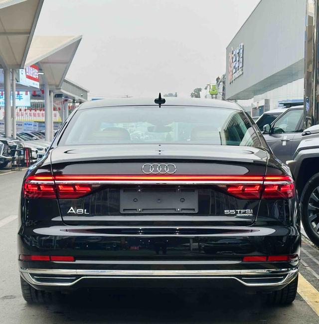 Audi A8 2019 thumb 2
