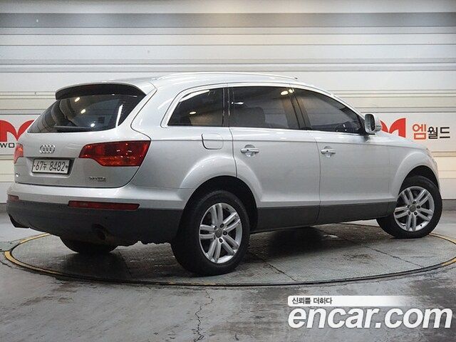 Audi Q7 2009 thumb 4