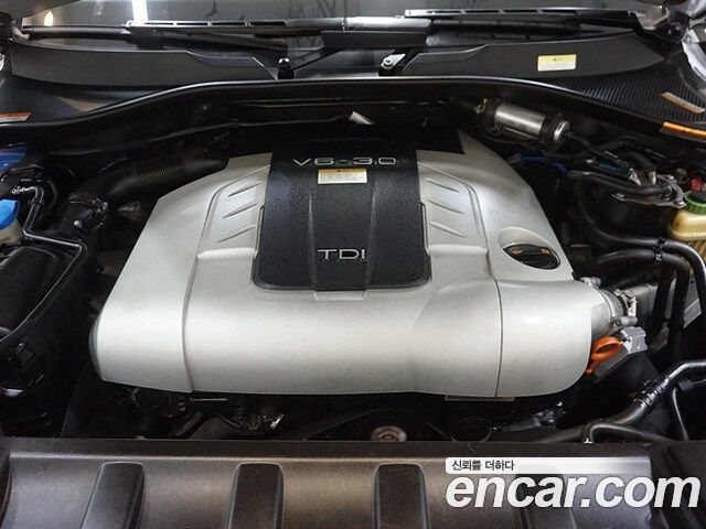 Audi Q7 2009 thumb 10