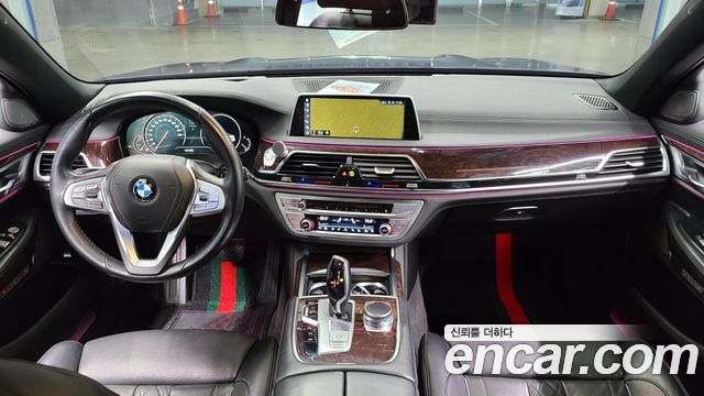 BMW 7 серии 2015 thumb 11