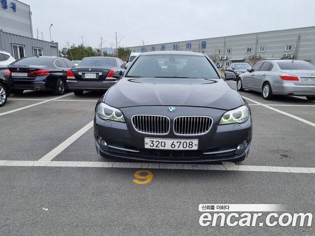 BMW 5 серии 2011 thumb 4
