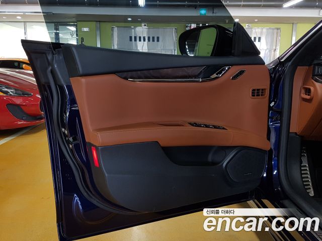 Maserati Quattroporte 2016 thumb 8