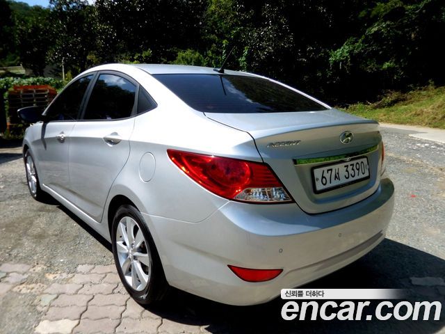 Hyundai Accent 2012 thumb 3