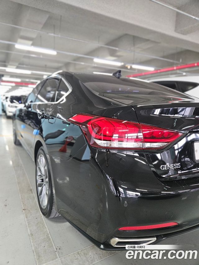 Hyundai Genesis 2015 thumb 3