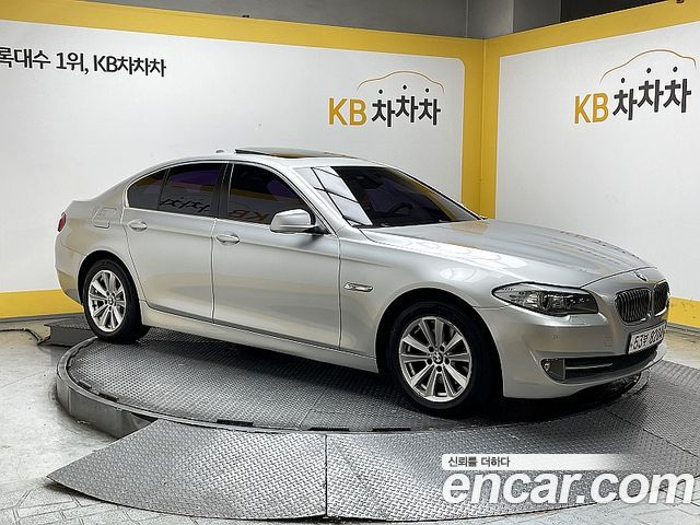 BMW 5 серии 2010 thumb 8