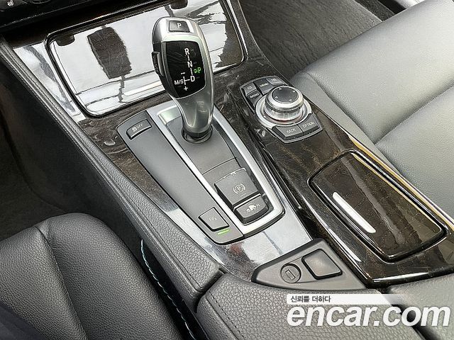 BMW 5 серии 2010 thumb 2