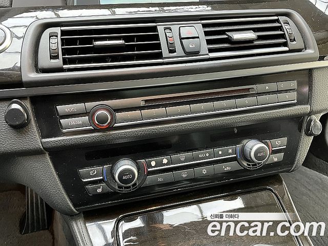 BMW 5 серии 2010 thumb 12