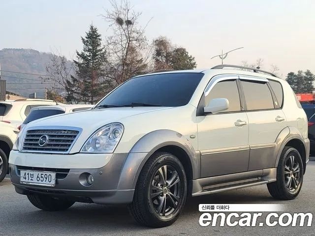 SsangYong Rexton 2011 thumb 2