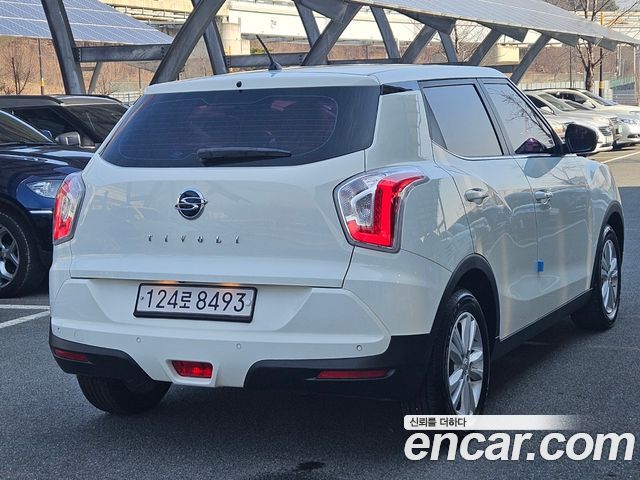 SsangYong Tivoli 2017 thumb 5