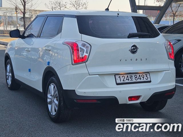 SsangYong Tivoli 2017 thumb 6