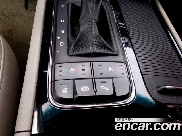 Kia Carnival 2016 thumb 9