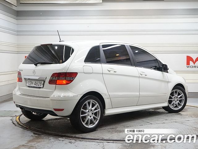 Mercedes-Benz B-Class 2011 thumb 4
