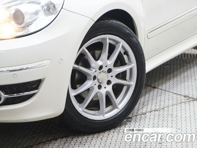 Mercedes-Benz B-Class 2011 thumb 8