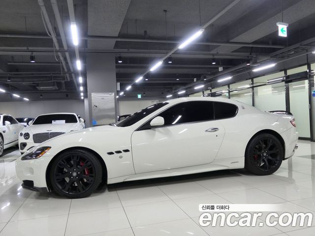 Maserati GranTurismo 2009 thumb 4