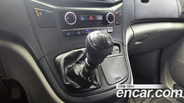 Hyundai Starex 2017 thumb 10