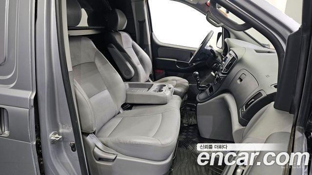Hyundai Starex 2017 thumb 11