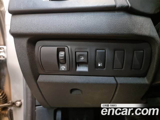Renault Korea SM3 2009 thumb 10