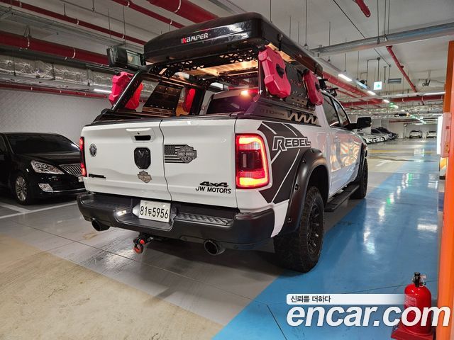 Dodge Ram Pick Up 2020 thumb 4