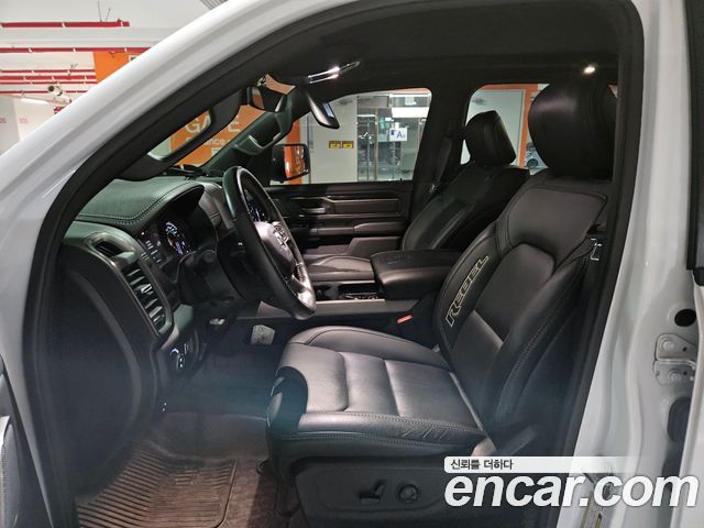 Dodge Ram Pick Up 2020 thumb 8