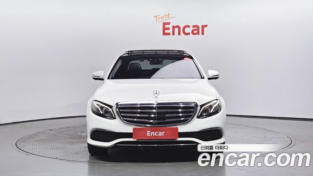 Mercedes-Benz E-Class 2019 thumb 4