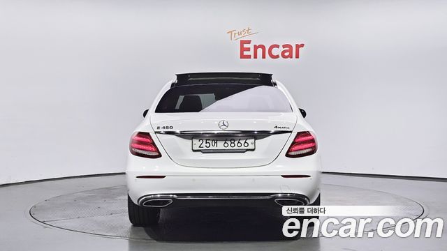 Mercedes-Benz E-Class 2019 thumb 5