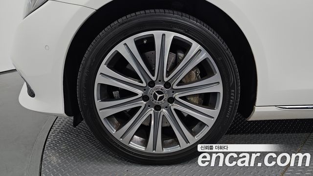 Mercedes-Benz E-Class 2019 thumb 6