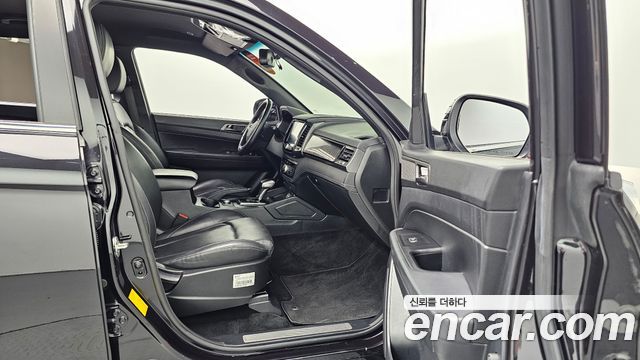 SsangYong Rexton 2021 thumb 10