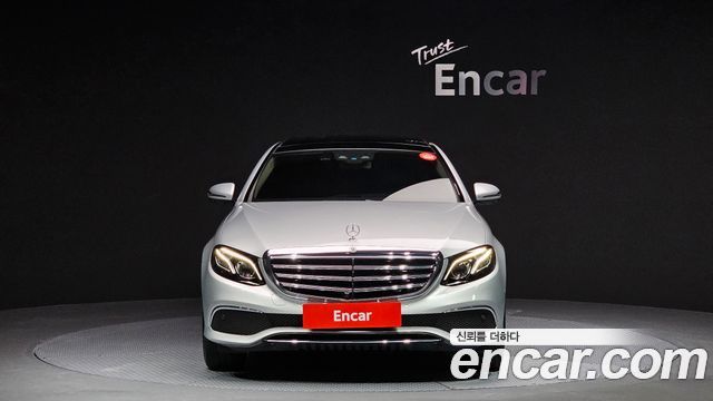 Mercedes-Benz E-Class 2019 thumb 3