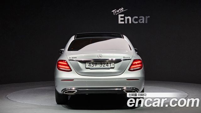 Mercedes-Benz E-Class 2019 thumb 4
