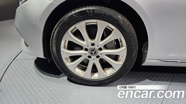 Mercedes-Benz E-Class 2019 thumb 5
