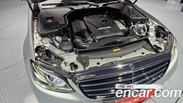 Mercedes-Benz E-Class 2019 thumb 6