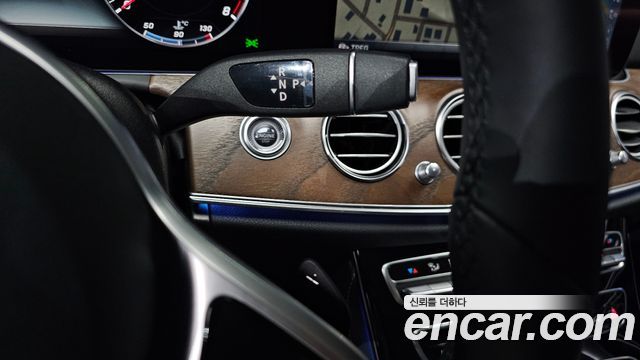 Mercedes-Benz E-Class 2019 thumb 9