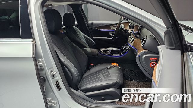 Mercedes-Benz E-Class 2019 thumb 10